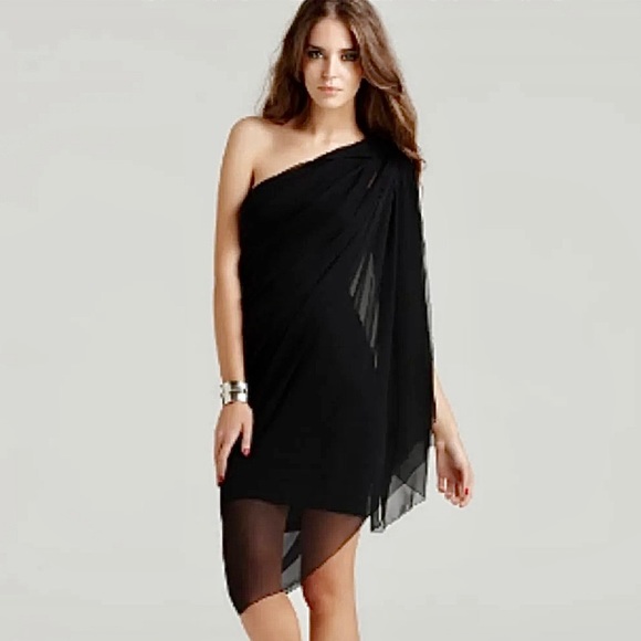 Alice + Olivia Dresses & Skirts - Alice & Olivia asymmetrical one shoulder convertible little black dress